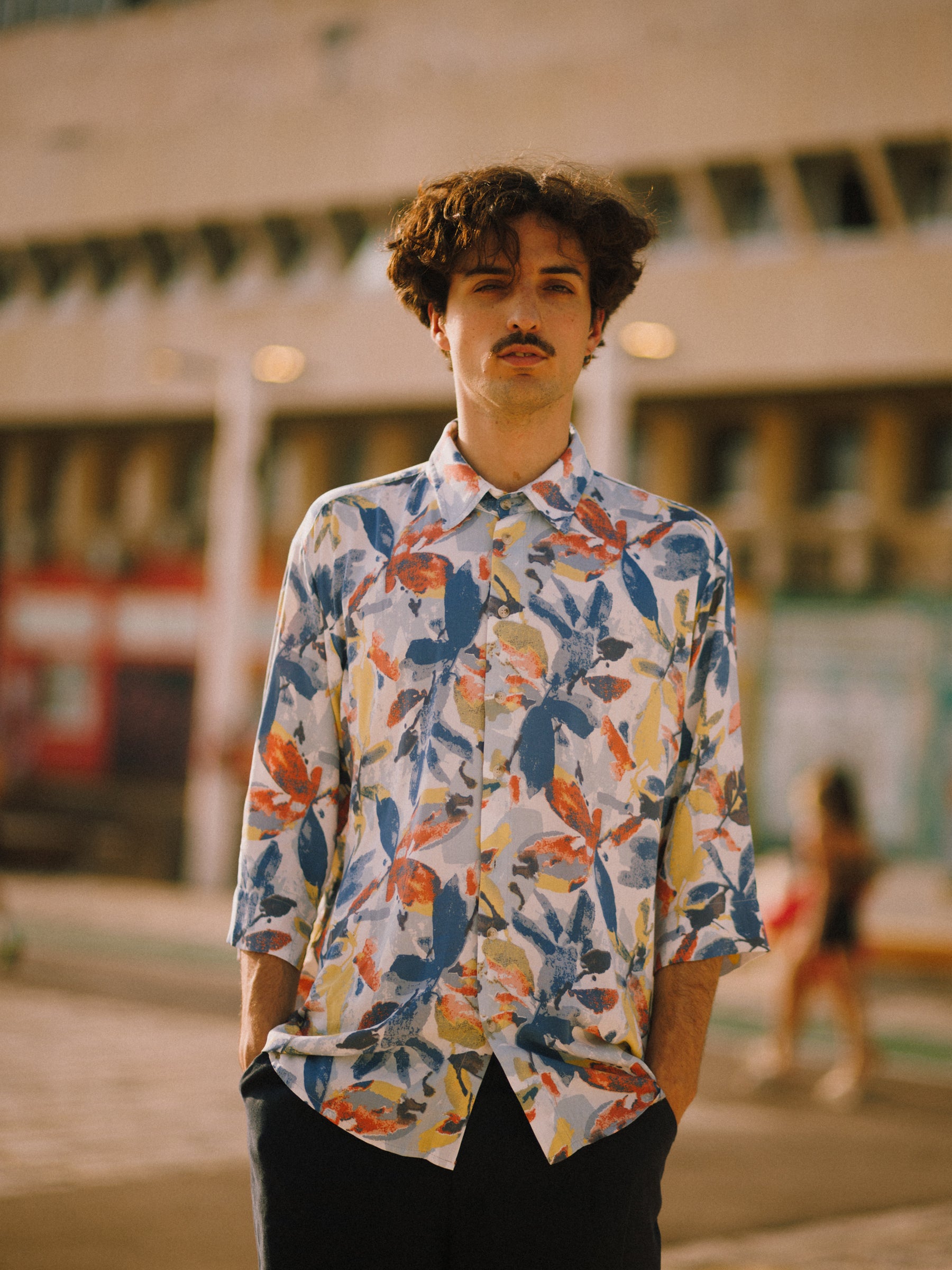 חולצת ויסקוזה - דפוס עלים כחול