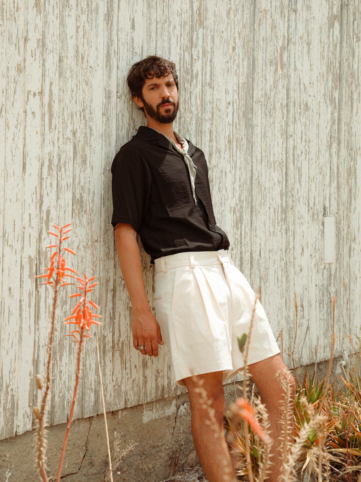 מכנסיים קצרים אבן