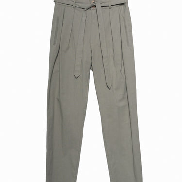 חליפת פשתן, בצבע מרווה עם מכנסי קשירה